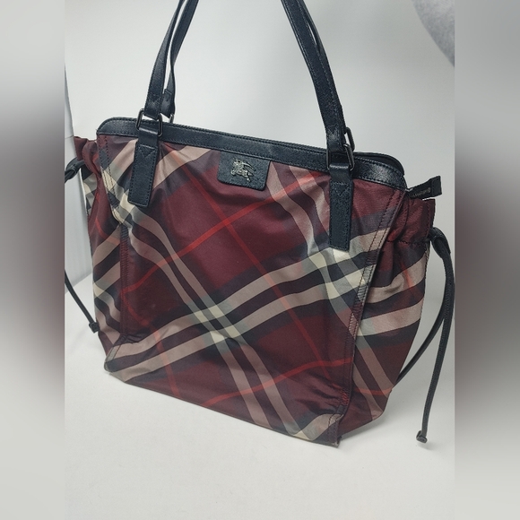 Burberry Authentic Buckleigh Packable Tote - Picture 3 of 16